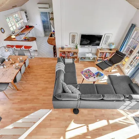 Prázdninový dům Lovely In With Wifi